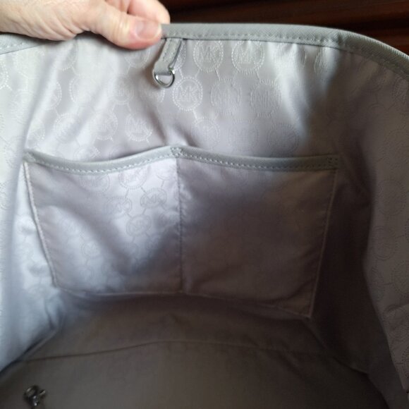 Authentic Michael Kors Leather Micro Stud Center Stripe Tote - Size MD - Picture 8 of 9